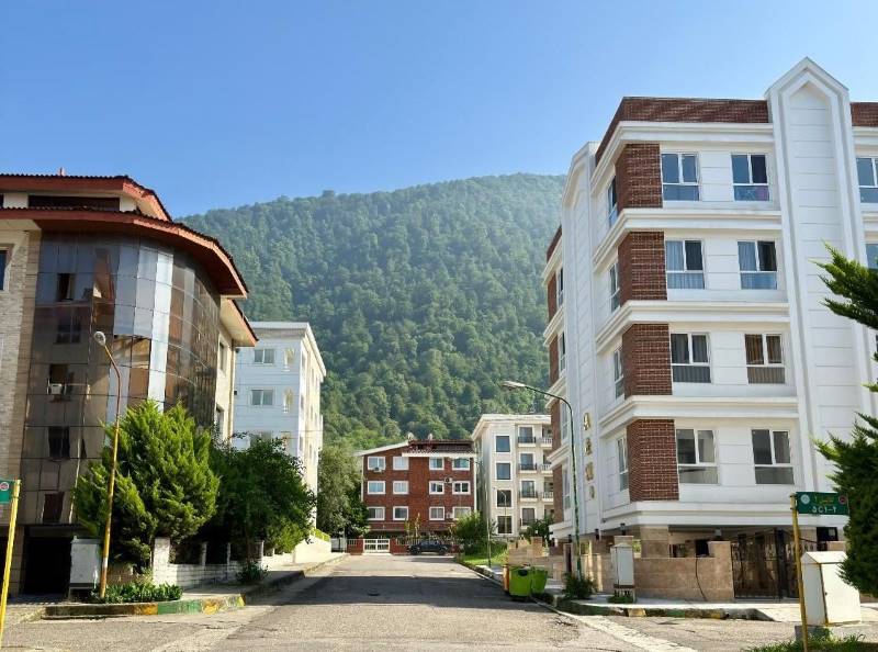 مجتمع آپارتمانی نوساز نمکآبرود با معماری شیک