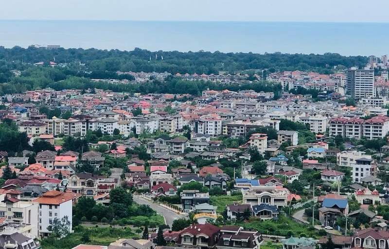 تراکم ساختمانهای نمکآبرود در مقایسه با مناطق دیگر شمال - تحلیل بازار املاک ۱۴۰۴